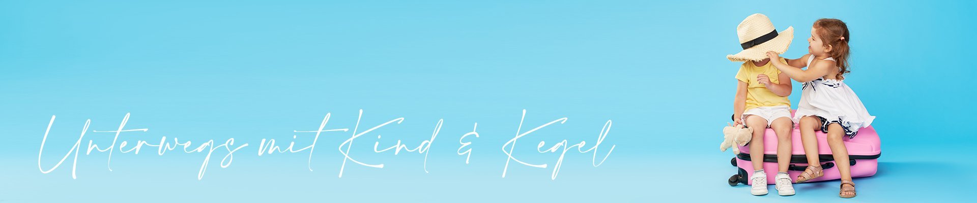 Happy,Kids,Sitting,On,Colorful,Pink,Suitcase,Prepared,For,Summer Kinder Header Text Hotel Crystal Tirol Kitzbuehel St Johann Austria Alpen Urlaub | Kinder | Hotel Crystal